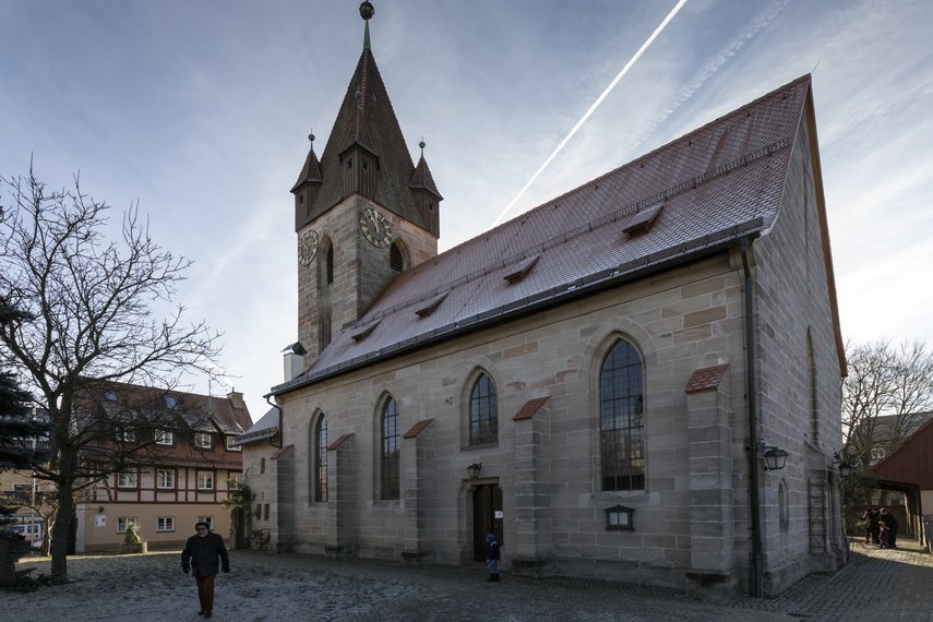 Die Evangelisch-Lutherische Kirche St. Jakob in der Mittelfraenkischen Kleinstadt Feucht.