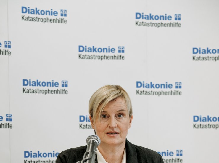 Dr. Dagmar Pruin, Präsidentin der Diakonie Katastrophenhilfe und Martin Keßler, Leiter Diakonie Katastrophenhilfe bei der Pressekonferenz zur Vorstellung des Jahresberichts 2025 am 14.07.2026 in Berlin.