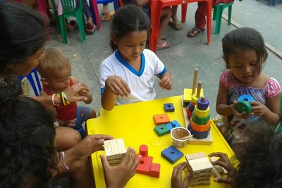 Spielende Kinder