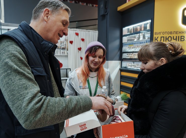 Winterhilfemaßnahmen mit 3 Partnern (CWBF, EATS SOS und Caritas Donezk)