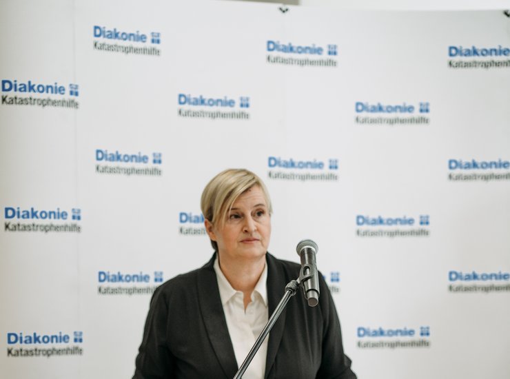 Dr. Dagmar Pruin, Präsidentin der Diakonie Katastrophenhilfe und Martin Keßler, Leiter Diakonie Katastrophenhilfe bei der Pressekonferenz zur Vorstellung des Jahresberichts 2025 am 14.07.2026 in Berlin.