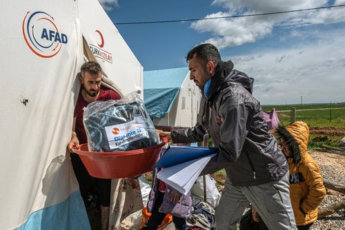 Verteilung von Nothilfe nach dem Erdbeben in der Türkei 
