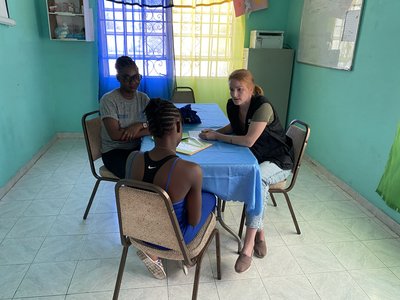 Beratungsgespräch im Frauenhaus in Port-au-Prince