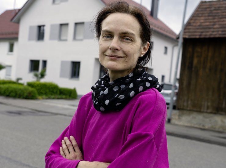 Inge Remmele, eine Betroffene der Hochwasserkatastrophe am 1. Juni 2024 in Babenhausen (Schwaben). 