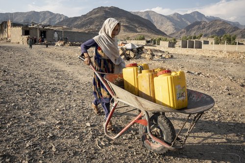 Bargeldempfängerin in Afghanistan