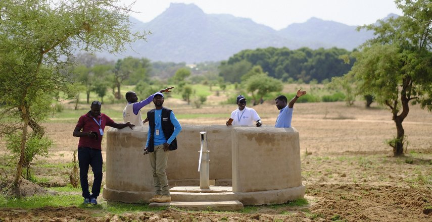 Ein Brunnen ist fertiggestellt