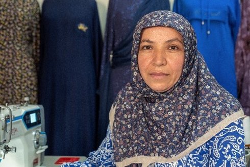 Songül, Mutter dreier Kinder, hat auch vor dem Erdbeben in einer Nähwerkstatt gearbeitet. 