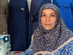 Songül, Mutter dreier Kinder, hat auch vor dem Erdbeben in einer Nähwerkstatt gearbeitet. 